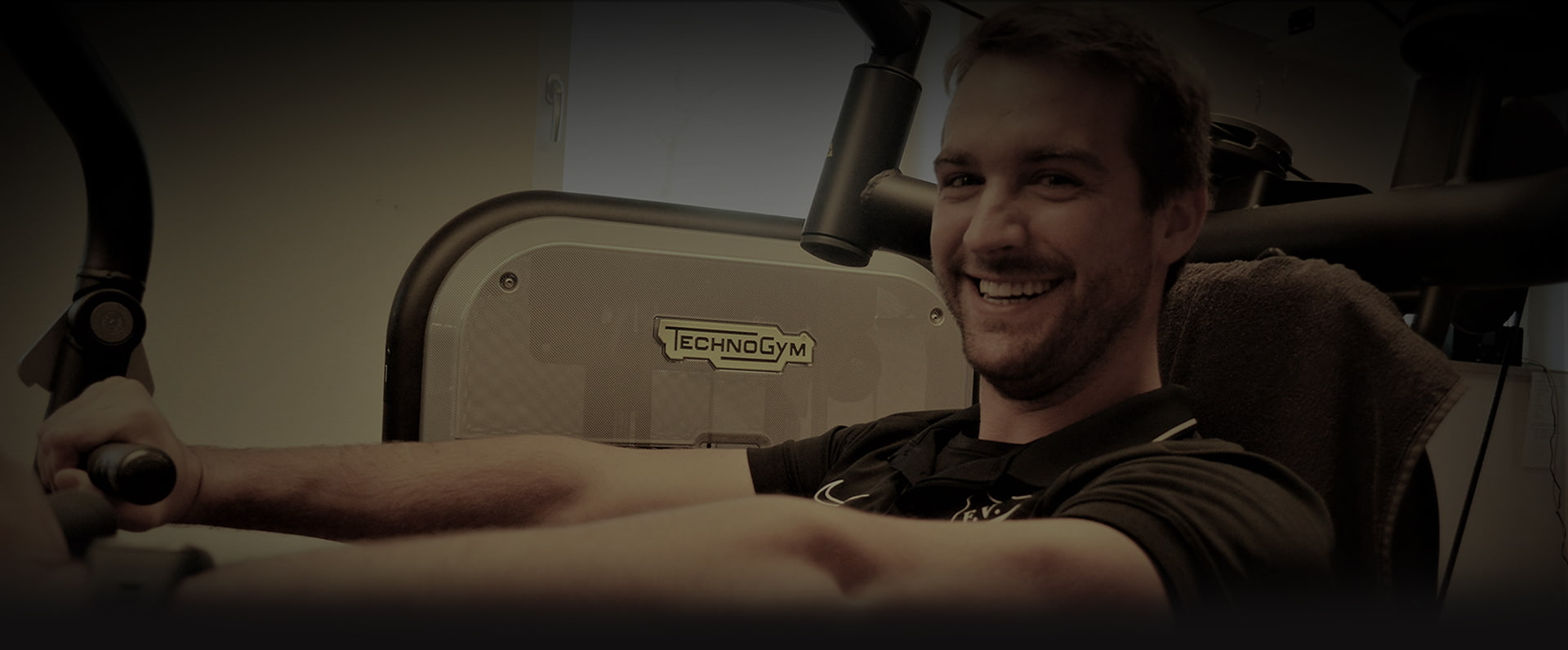 Header Fitness Brustpresse